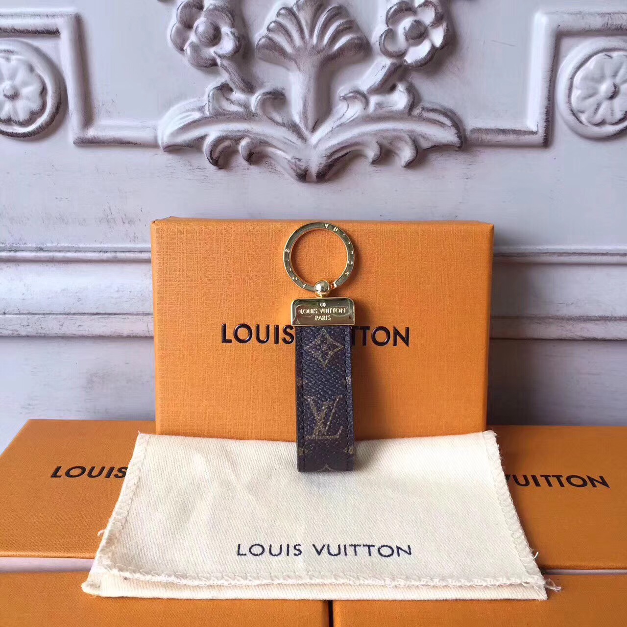 Louis Vuitton Key chain-AC50175
