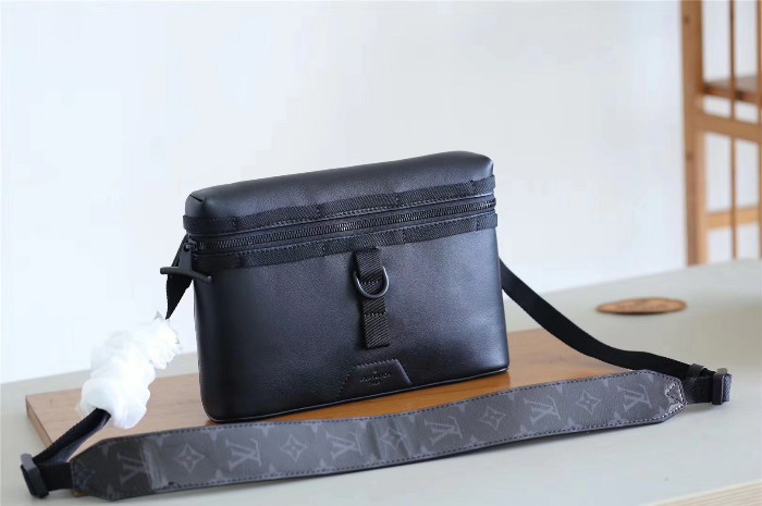 Louis Vuitton dark infinity leather messenger pm-M52176-LV51066